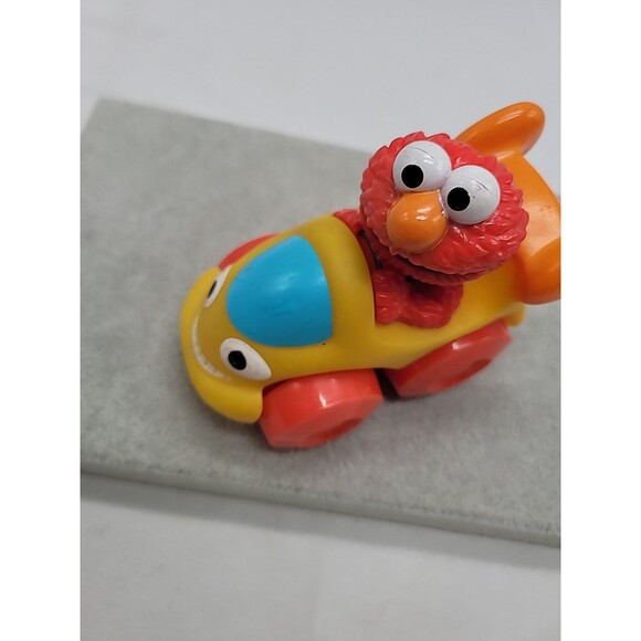 Elmo 2011 Hasbro 4"  Figure Car Sesame Street Workshop Yellow Orange Red - Picture 4 of 16